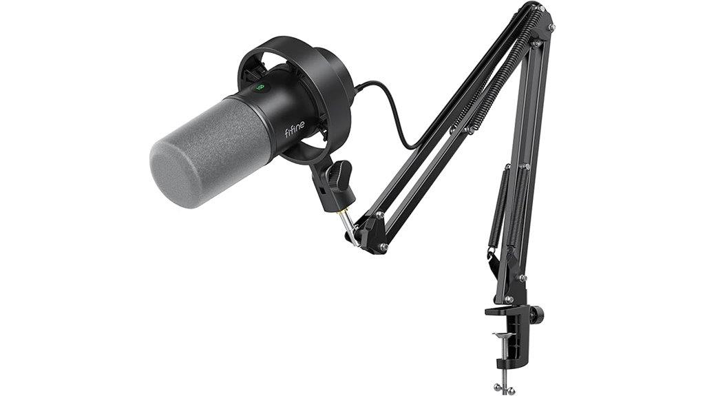podcast microphone and accessories